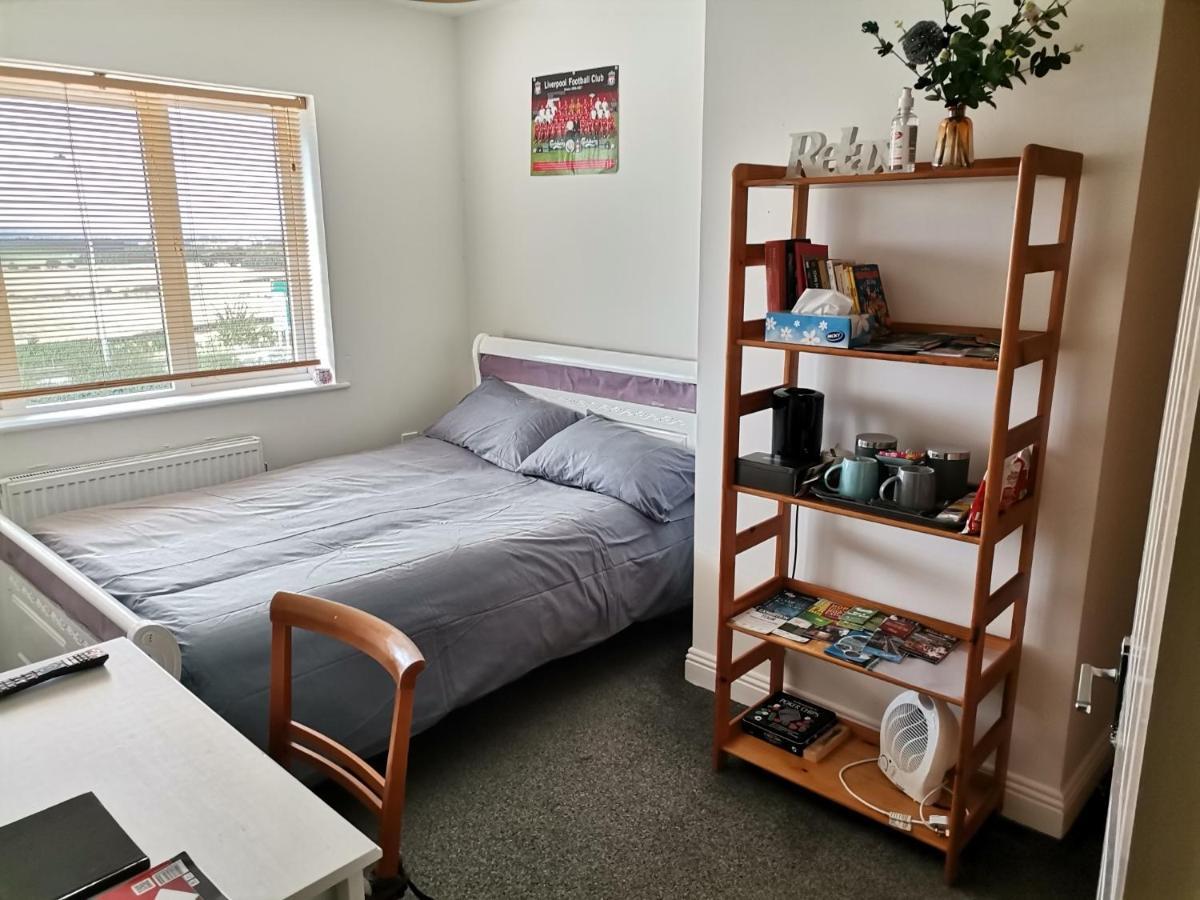 Bright And Cozy Room With Double Bed, Private Bathroom Not Ensuite, Breakfast To Go Δουβλίνο Εξωτερικό φωτογραφία